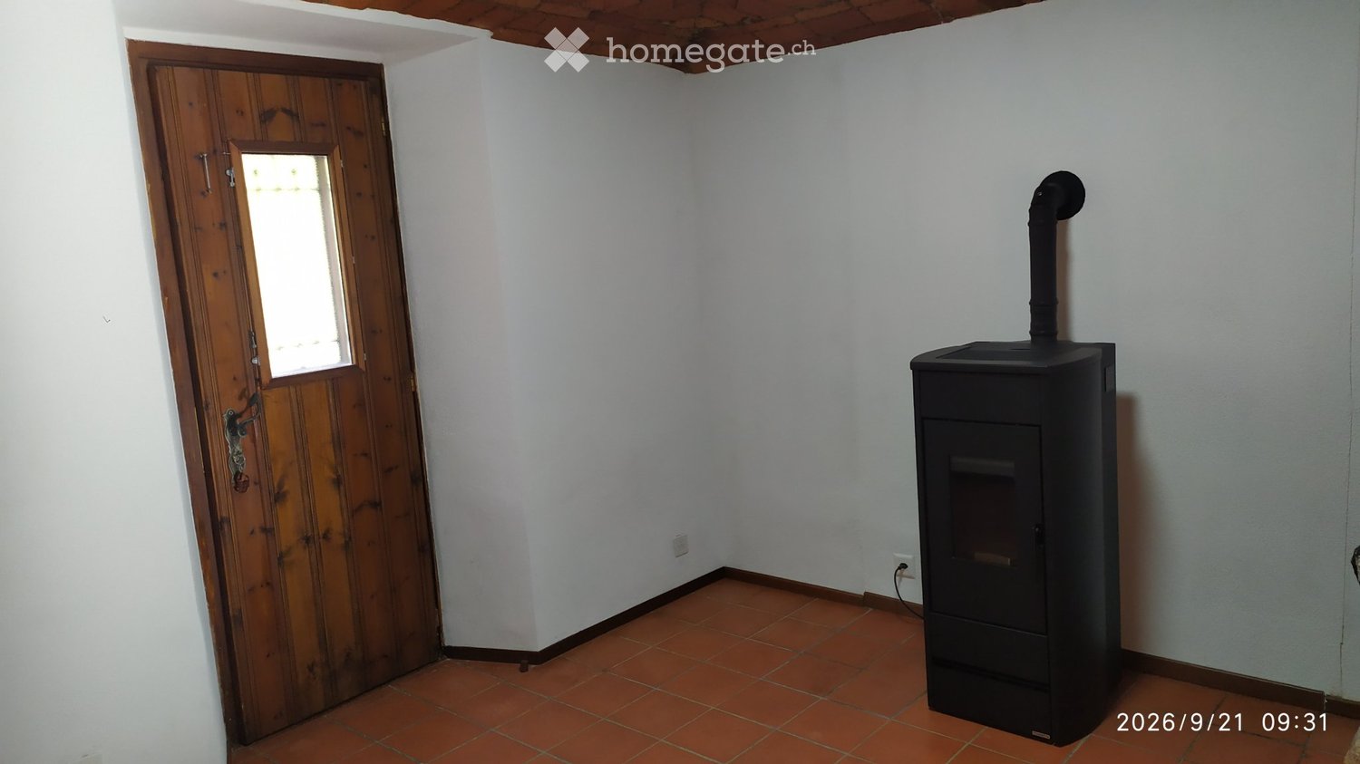 À louer à Pezzolo/Tesserete, Via Gola di lago 50, agréable appartement dans une maison historique au milieu de la verdure. Chauffage aux pellets/électrique. Salle de bain avec baignoire et bidet. Cave. Buanderie disponible deux jours par semaine. Jardin commun. Parking pratique à 300 fr. par an.