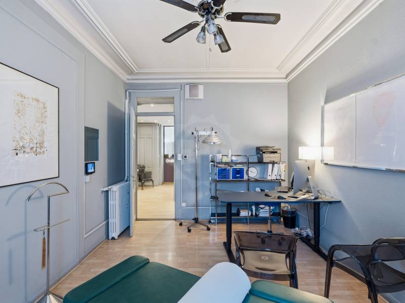 146m² office