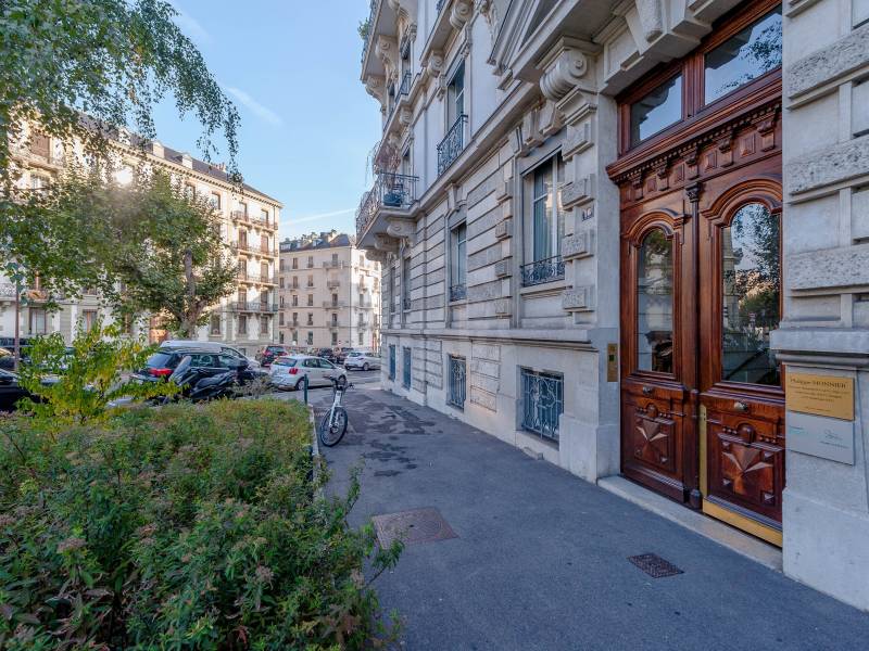 146m² office