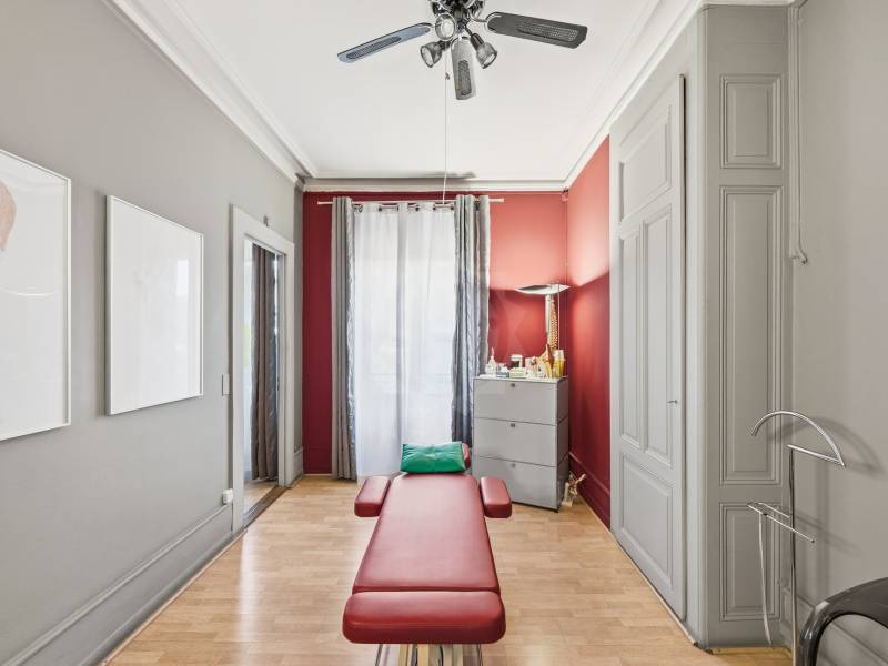 146m² office