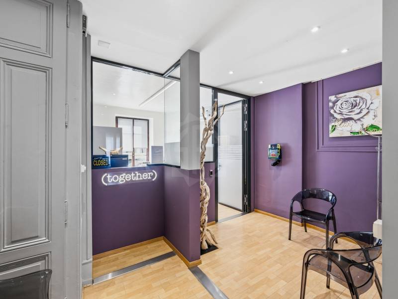 146m² office