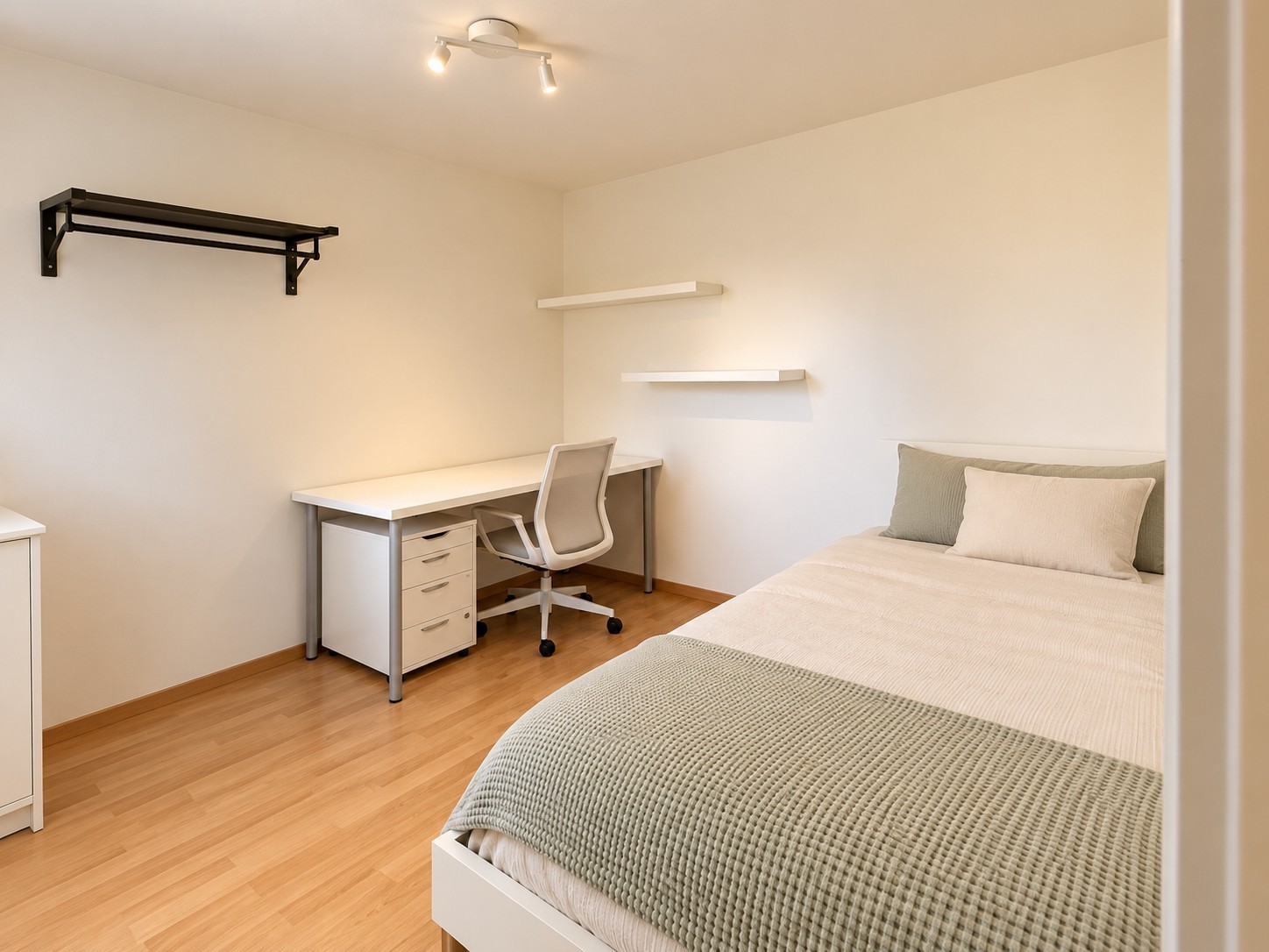 Chambre en colocation, photo 2 sur 3