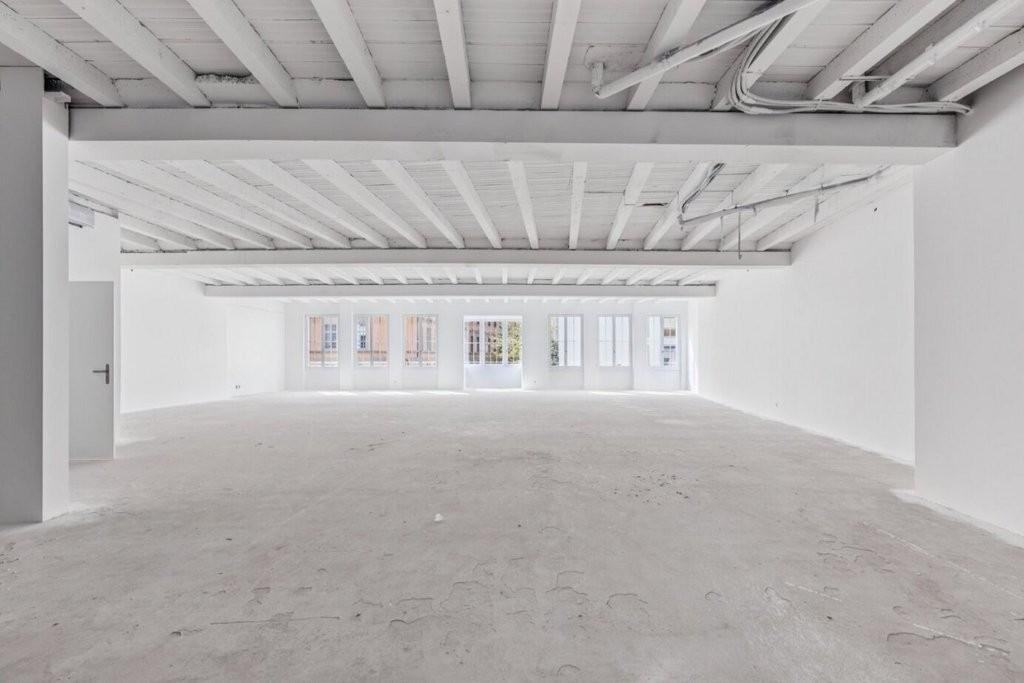 Bureau de 241m², photo 1 sur 6