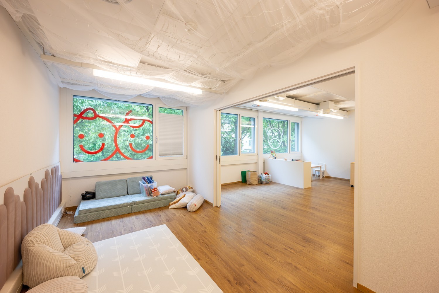 300m² office