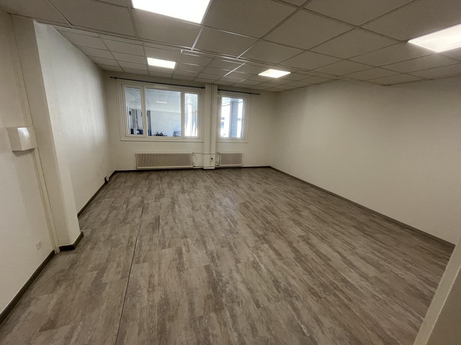 Office, photo 1 sur 2
