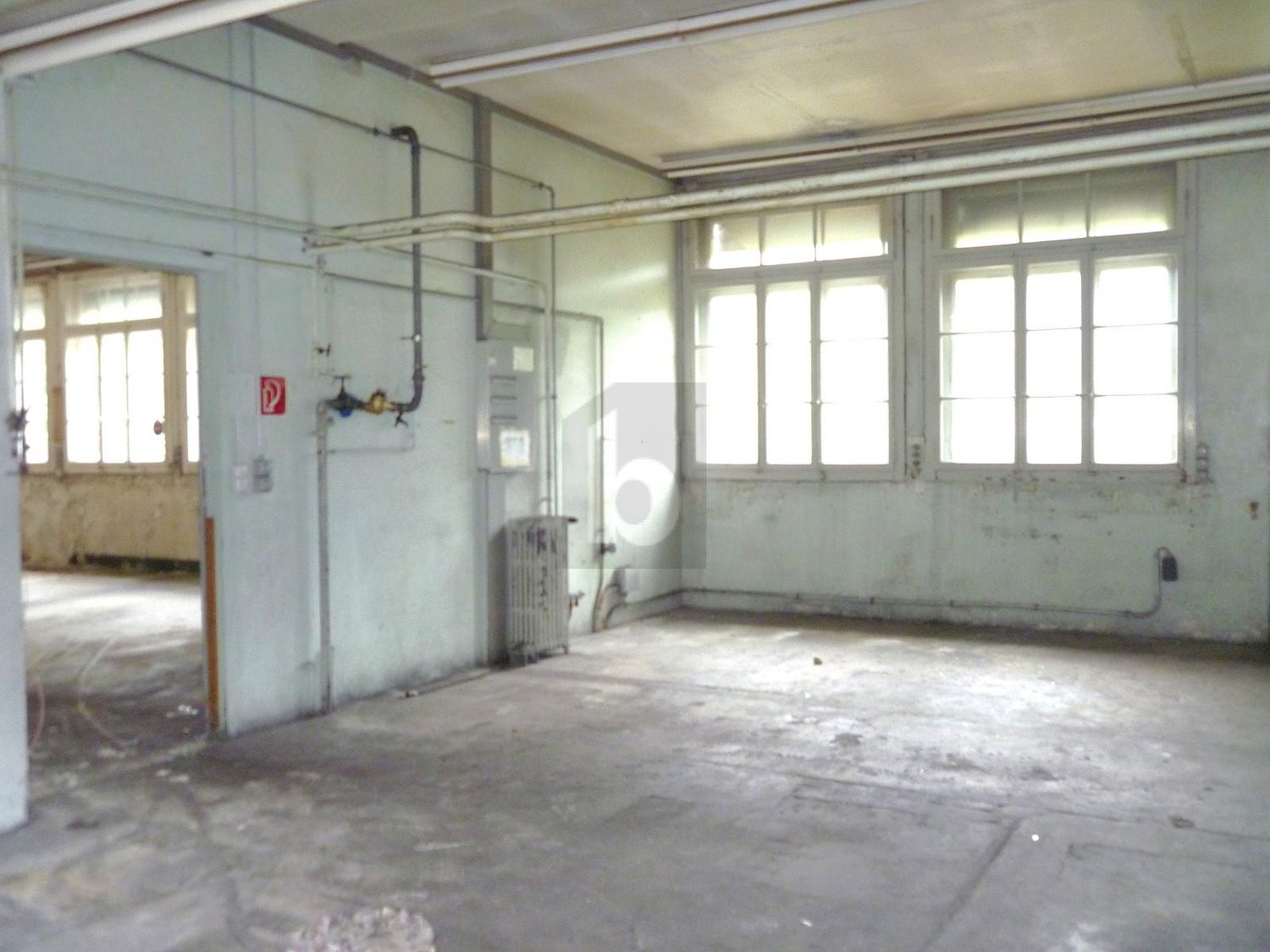 250m² industrial object, photo 2 sur 4