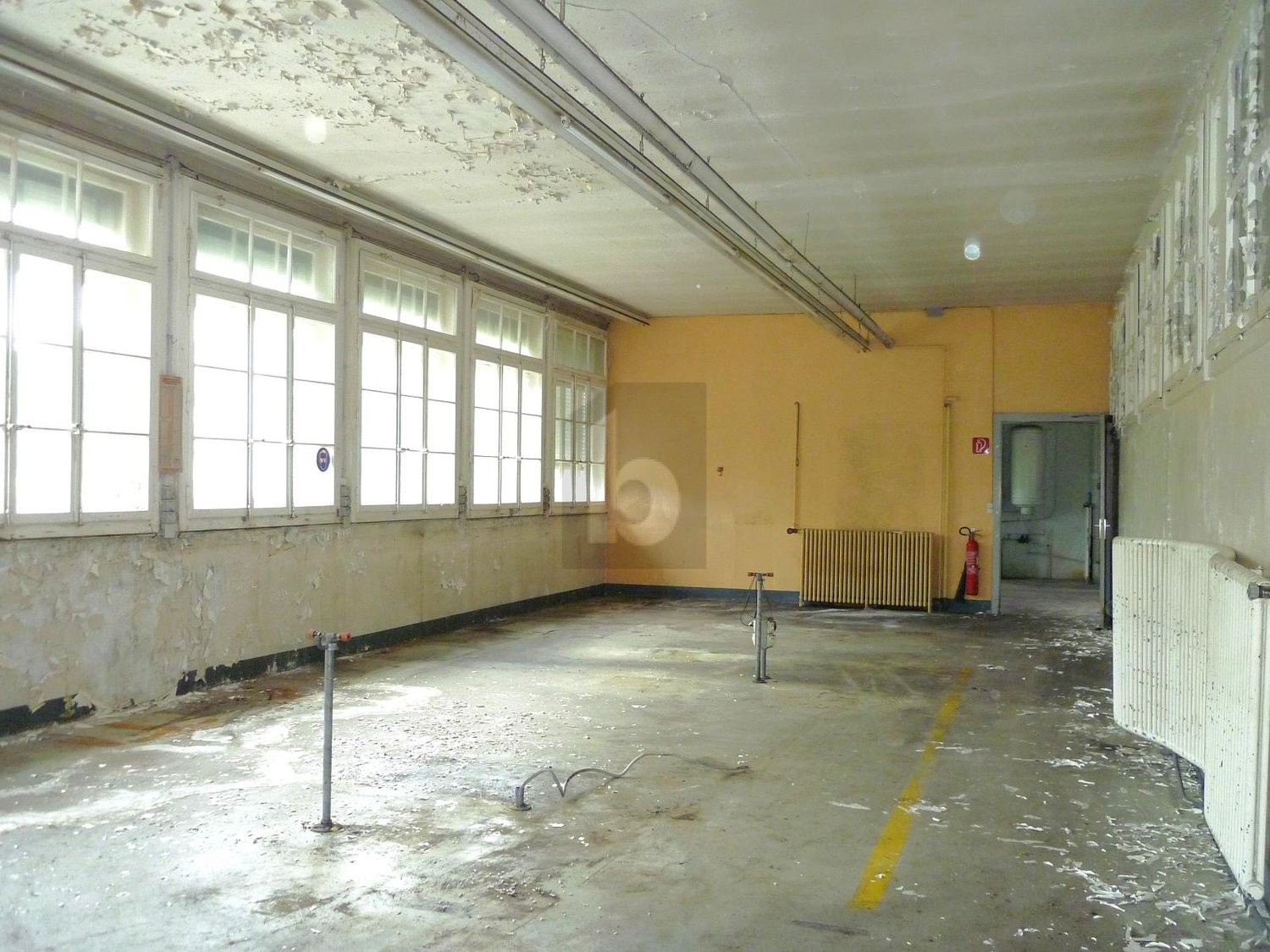 250m² industrial object, photo 3 sur 4