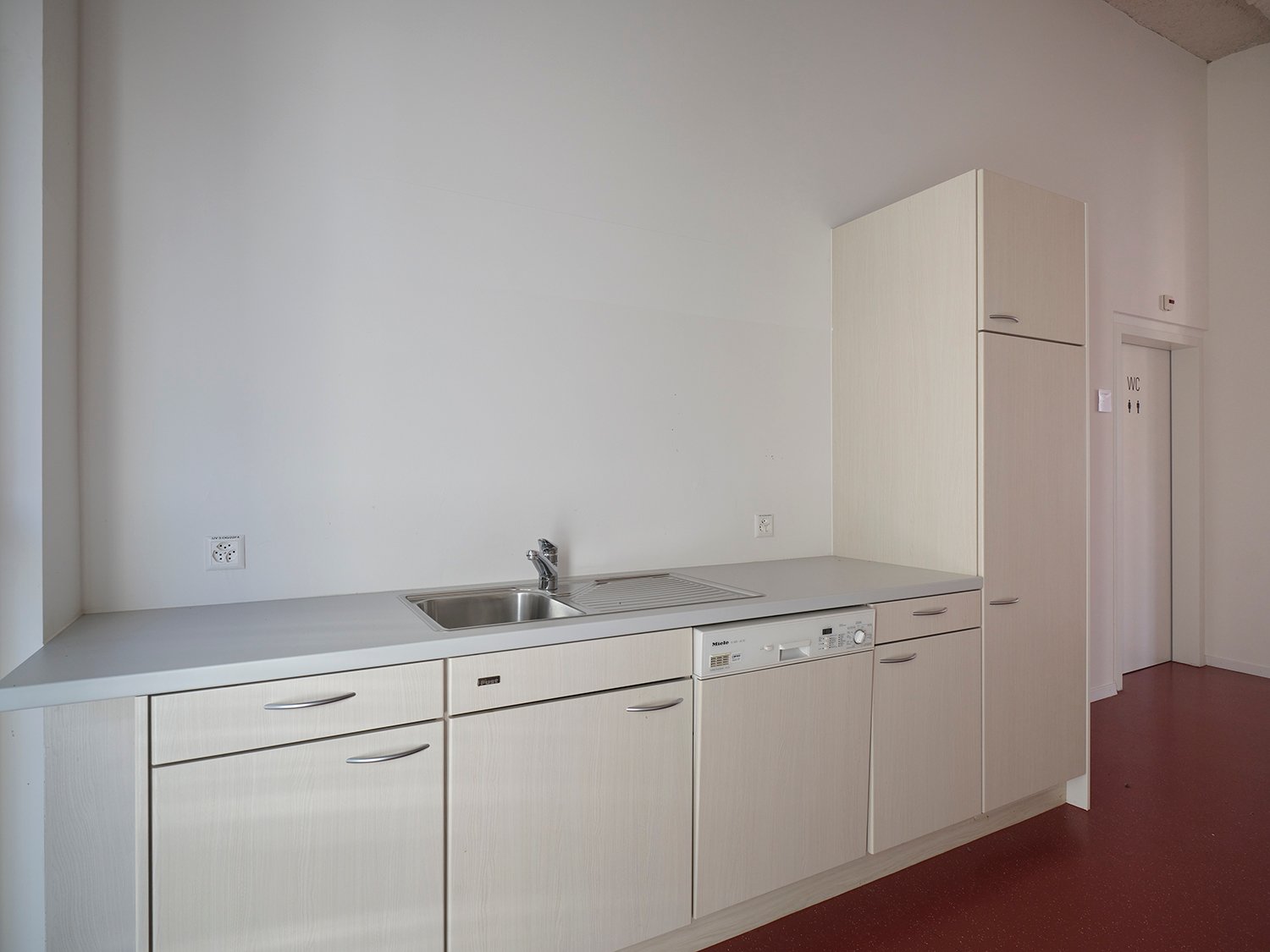 1100m² commercial