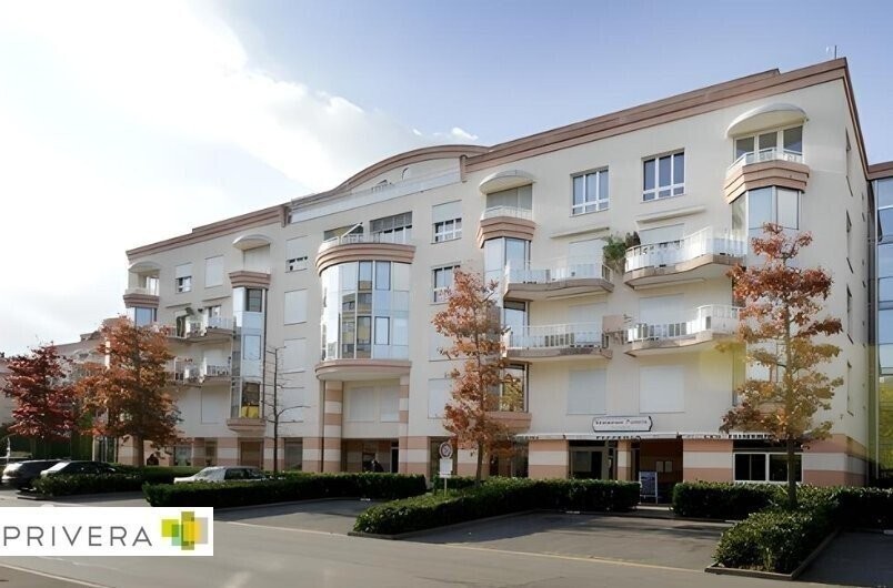 103m² office