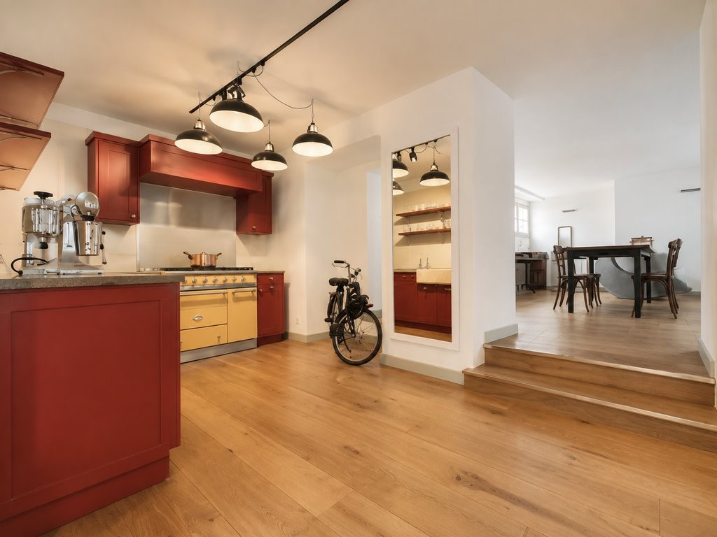 90m² shop