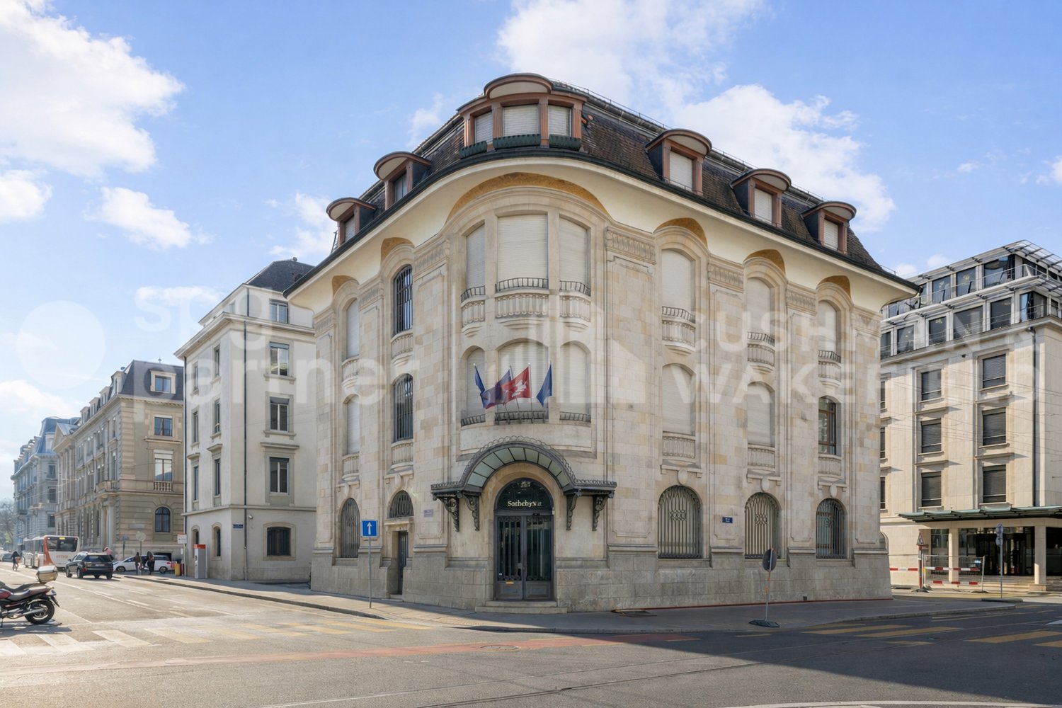 925m² office, photo 1 sur 10