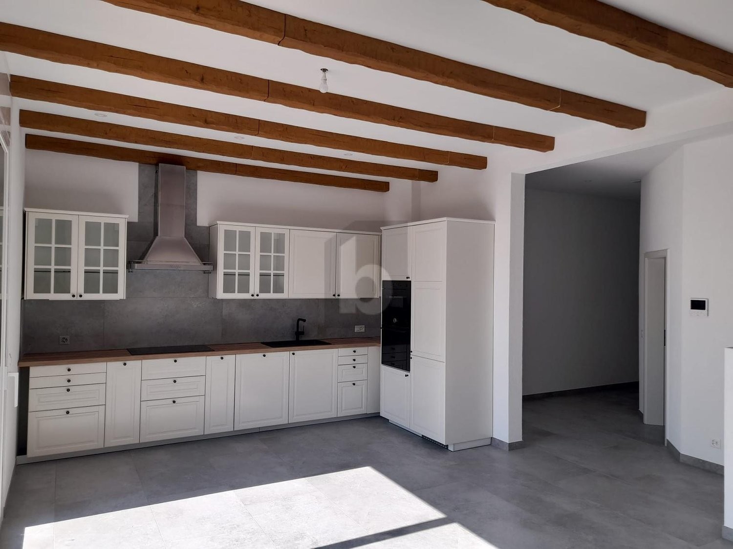 Appartement en attique de 2 ½ pièces, photo 2 sur 4