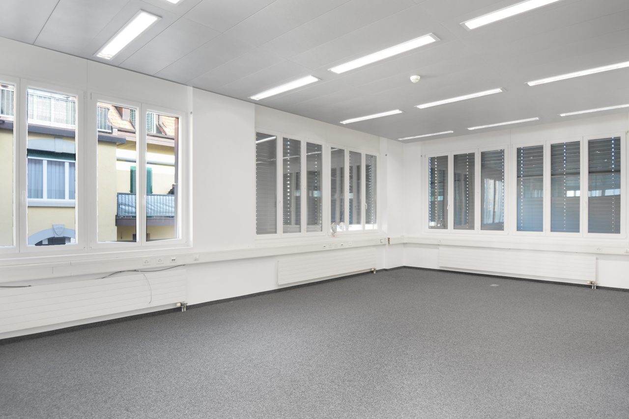 173m² office