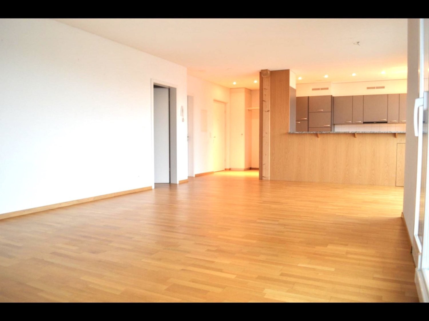 Appartement en attique de 2 ½ pièces, photo 1 sur 10