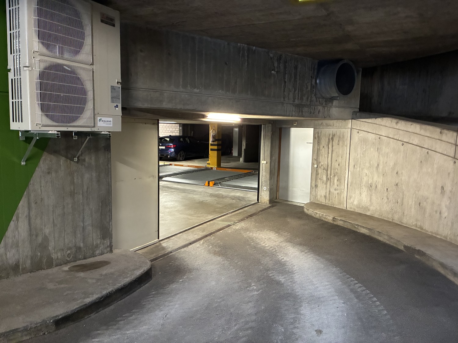 Place de parking de 10m²