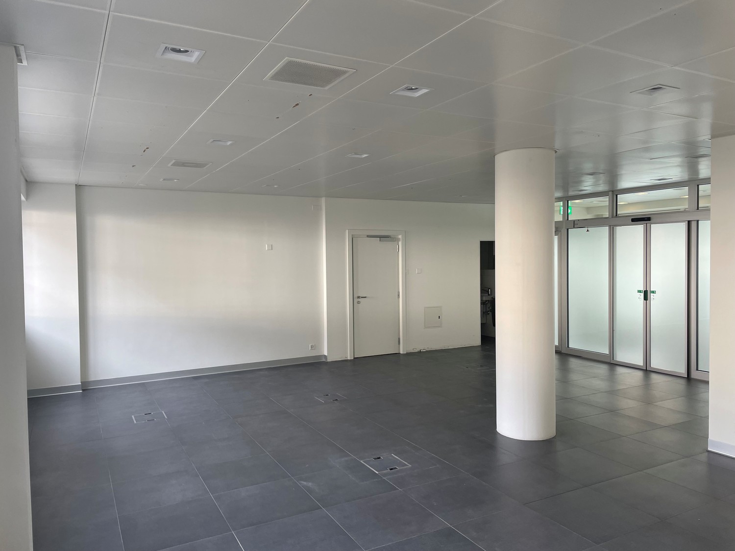 64m² commercial, photo 1 sur 5