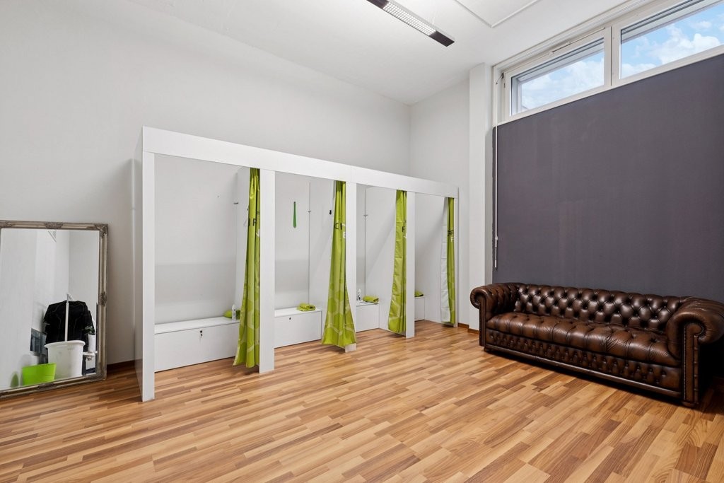 89m² commercial