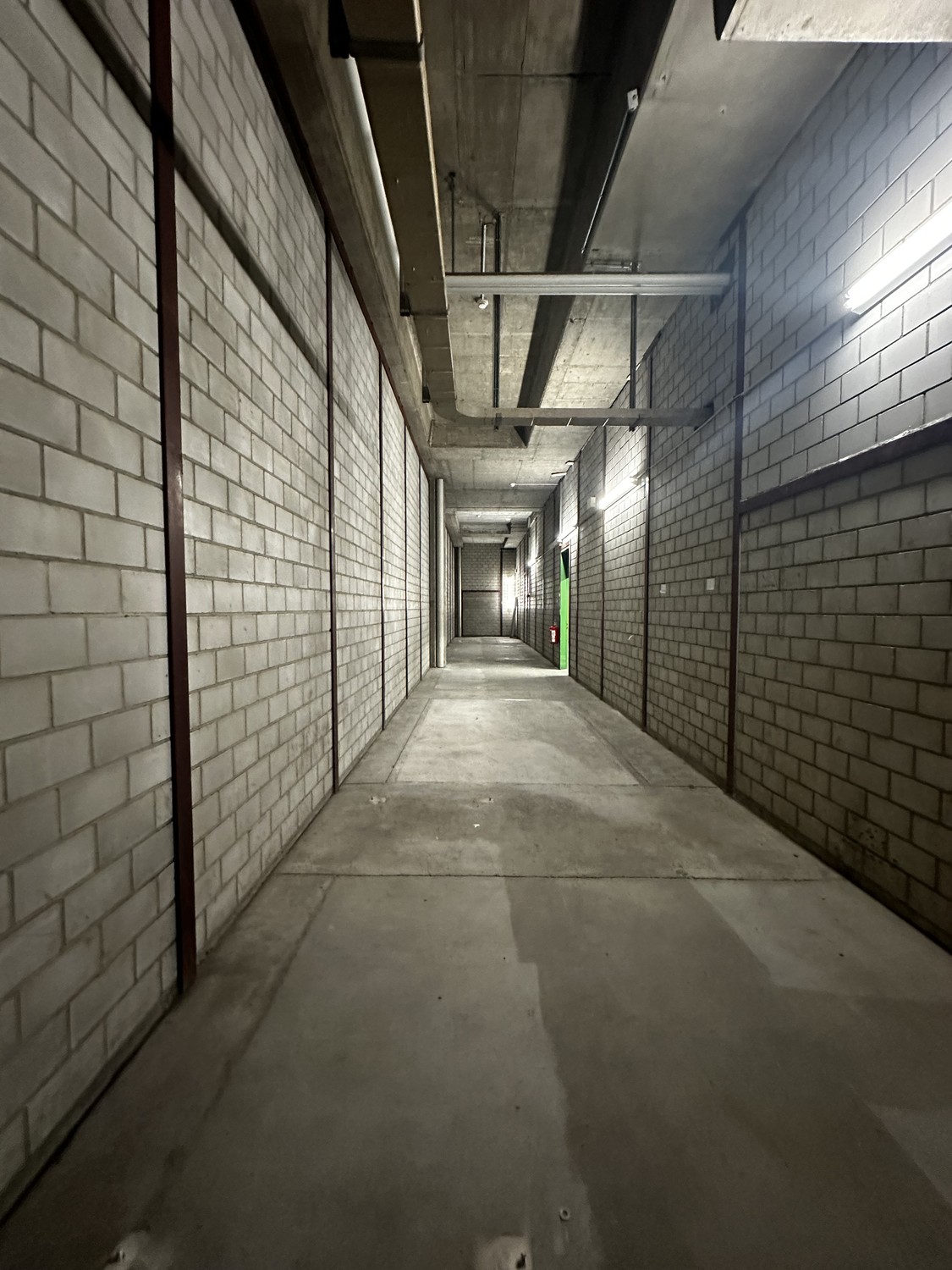 84m² pièce de stockage