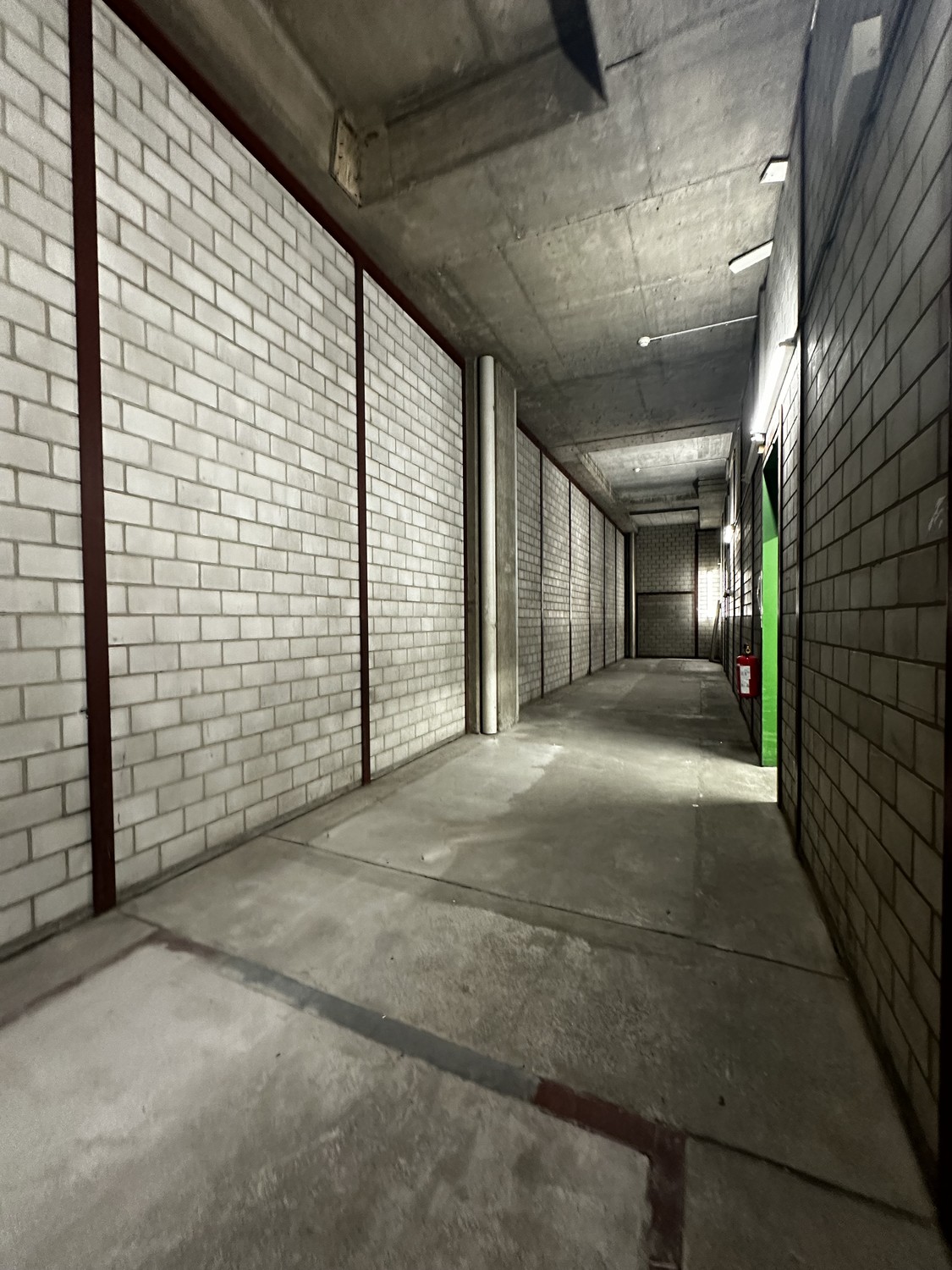 84m² pièce de stockage