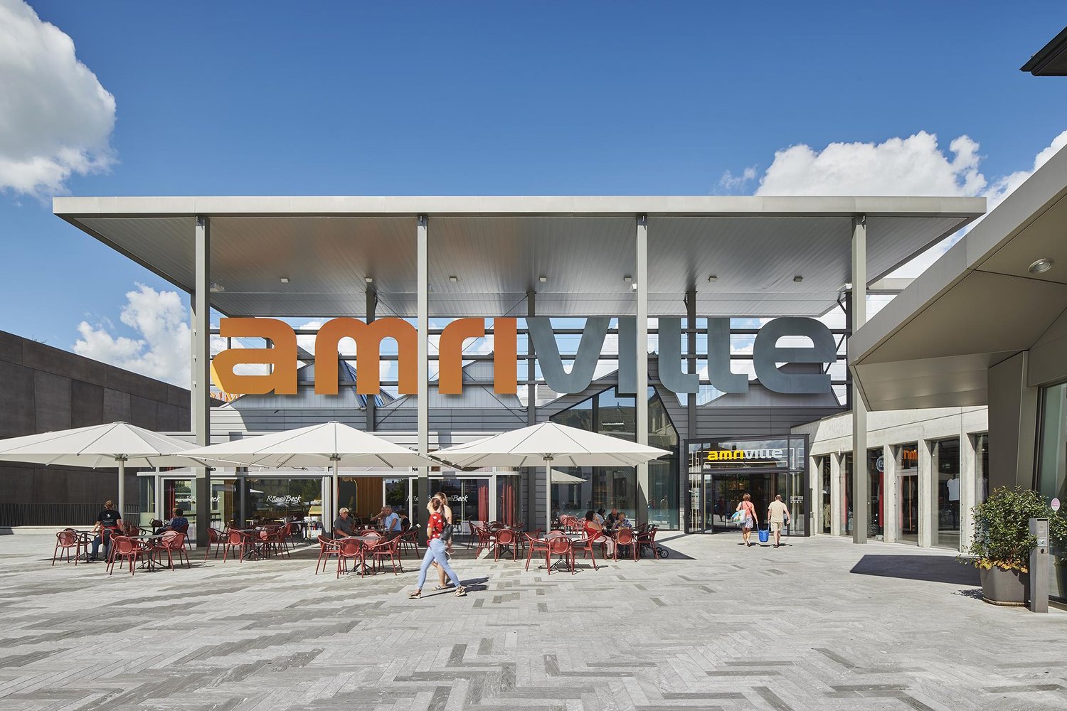261m² commerciale