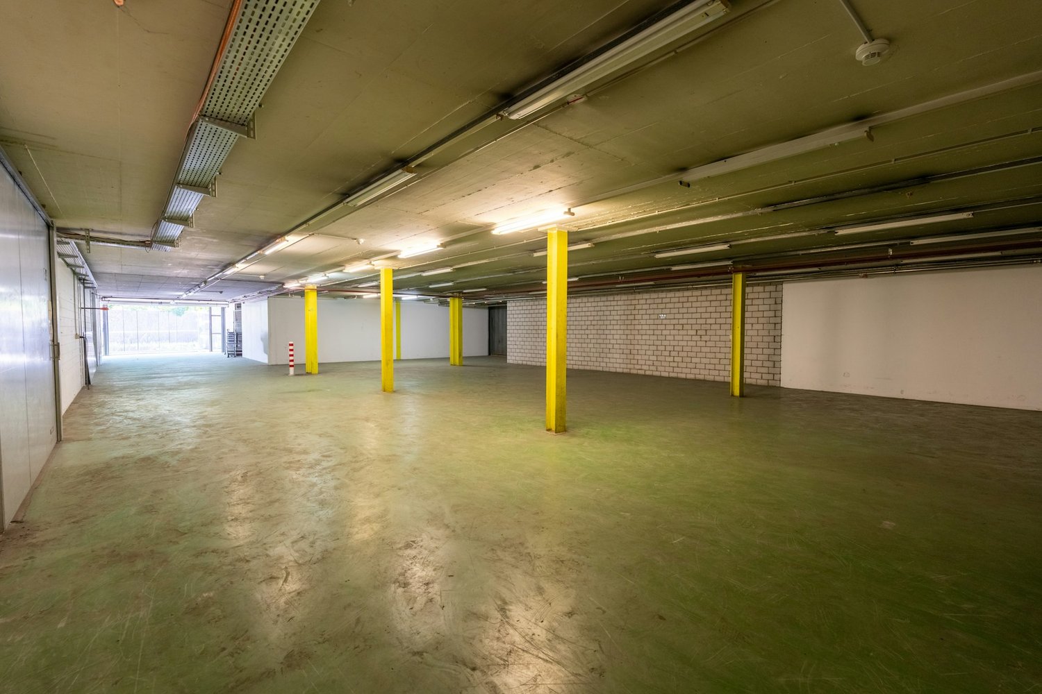 813m² commercial