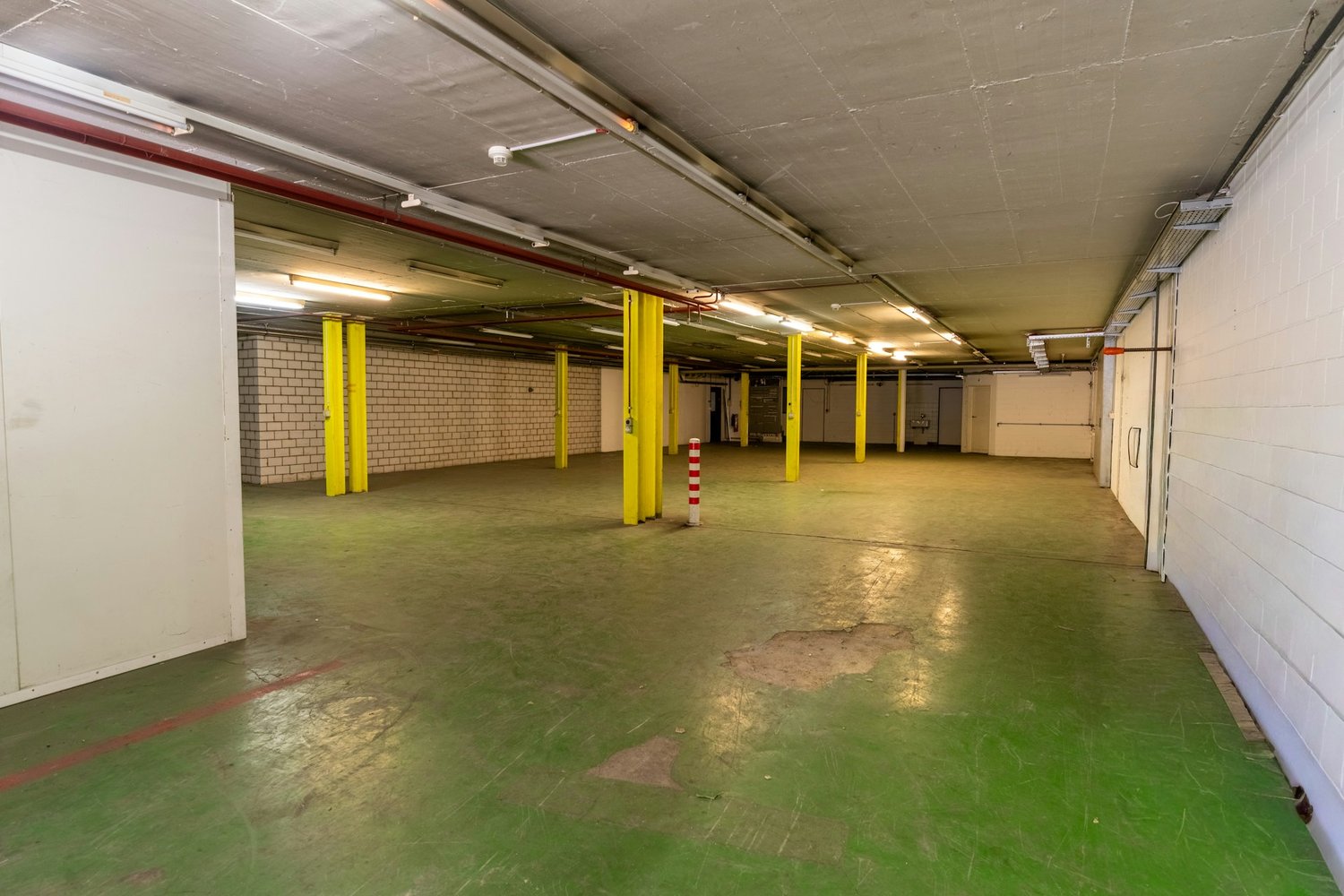 813m² commercial
