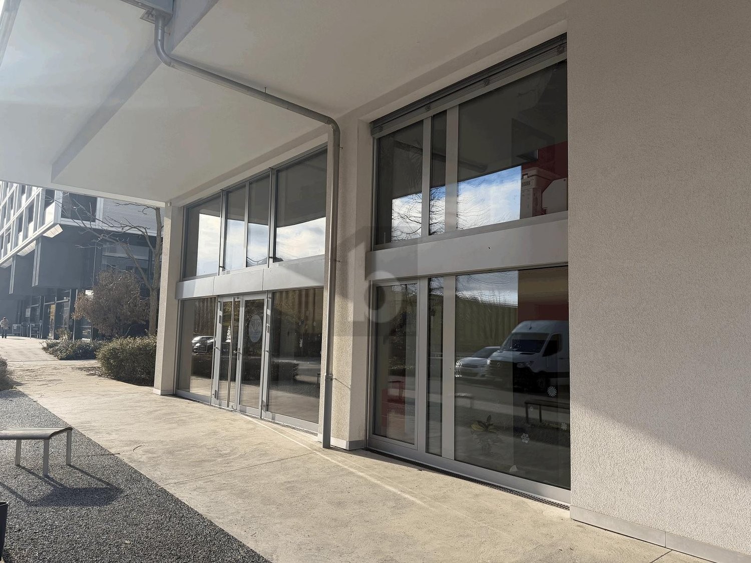 156m² office, photo 1 sur 4