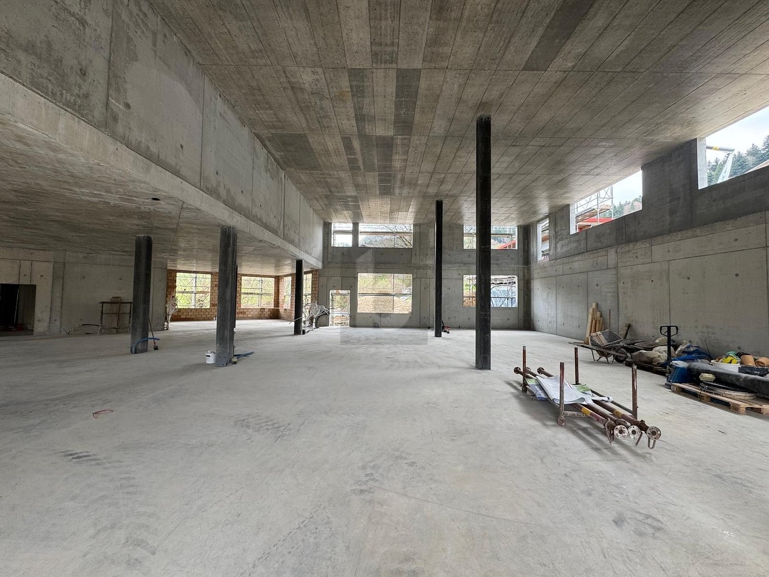 Objet industriel de 272m², photo 3 sur 3