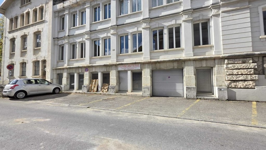 Place de parc disponible, photo 2 sur 4