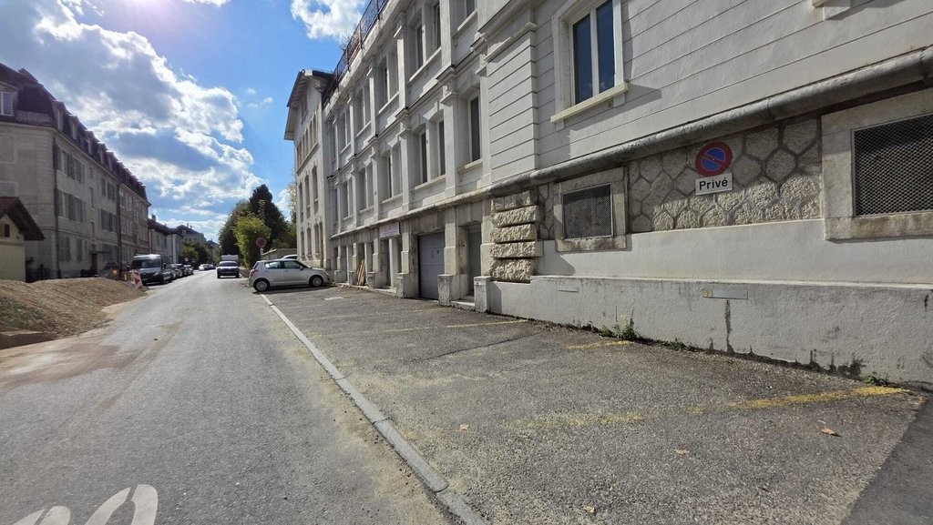 Place de parc disponible, photo 1 sur 4