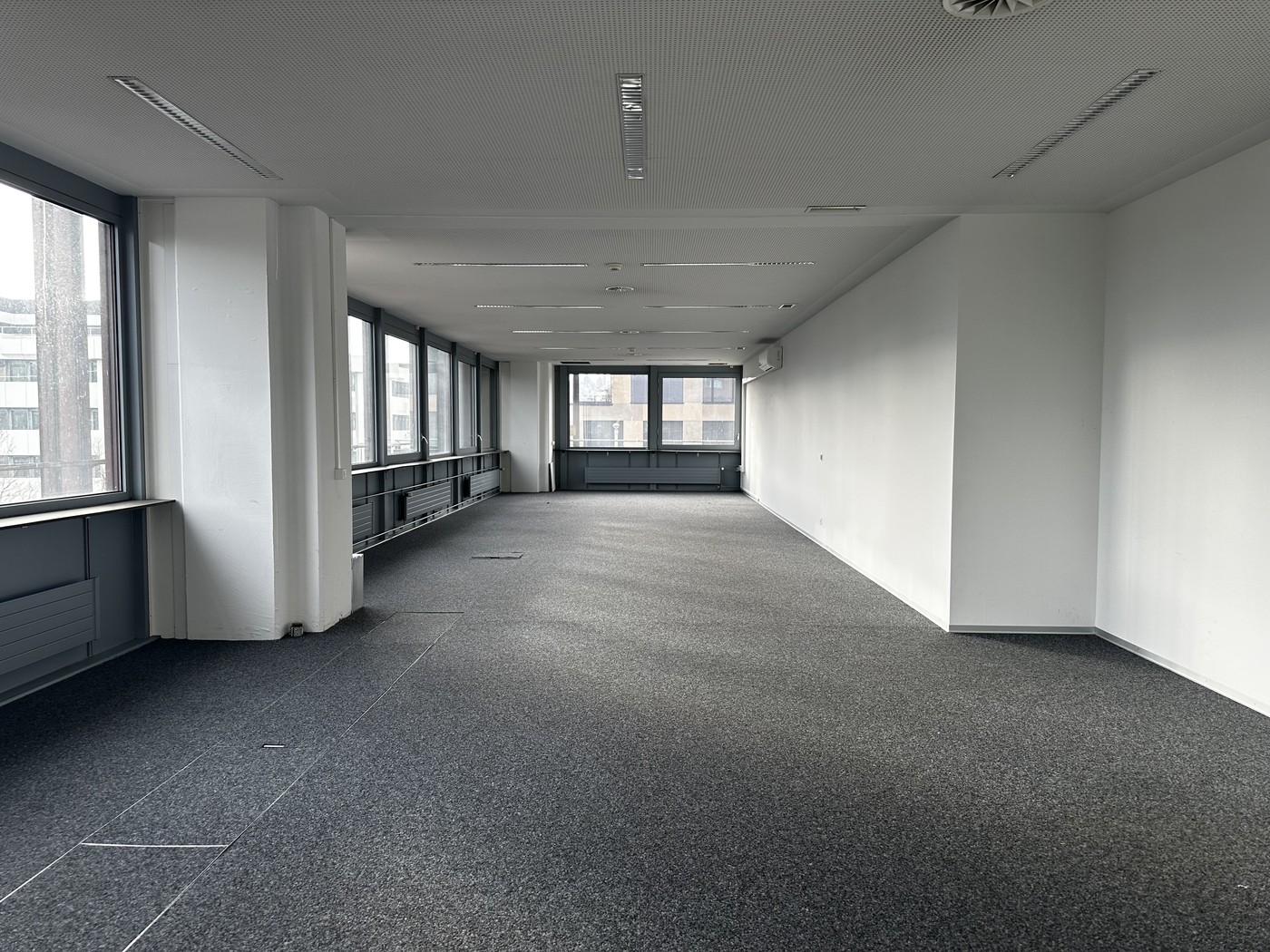 22-809m² bureau, photo 2 sur 4