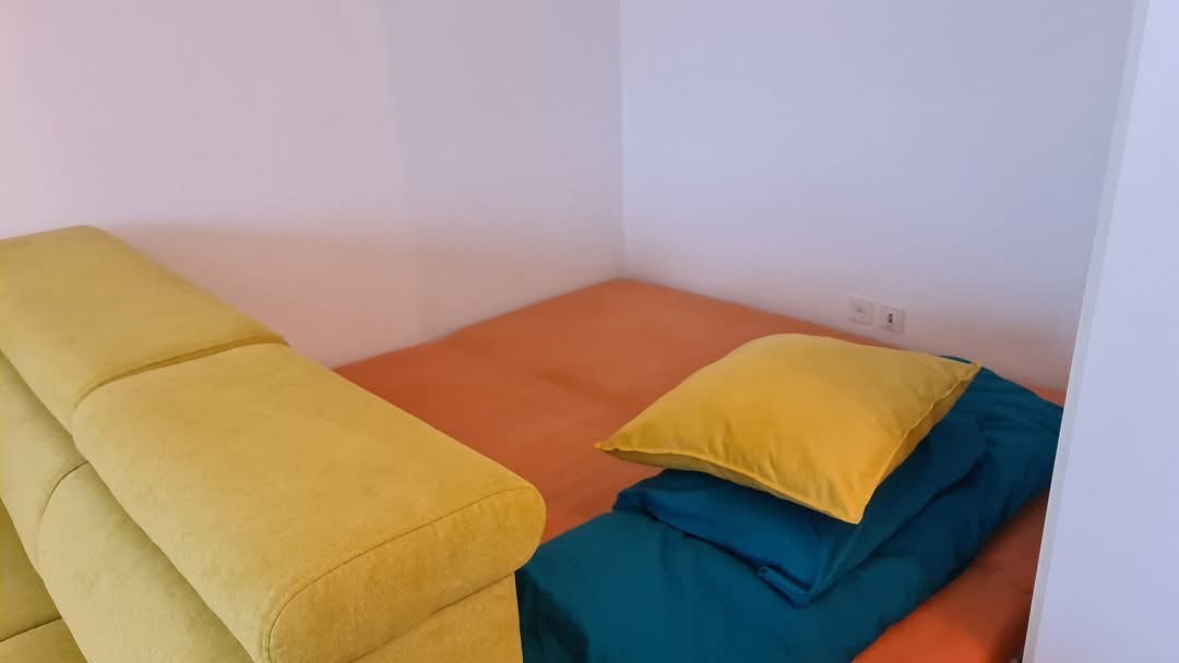 Appartement de 1 ½ pièces

Limité à max. 4 mois : bel et confortable appartement d'une pièce, loyer incluant les charges et la place de parc CHF 1100/mois.