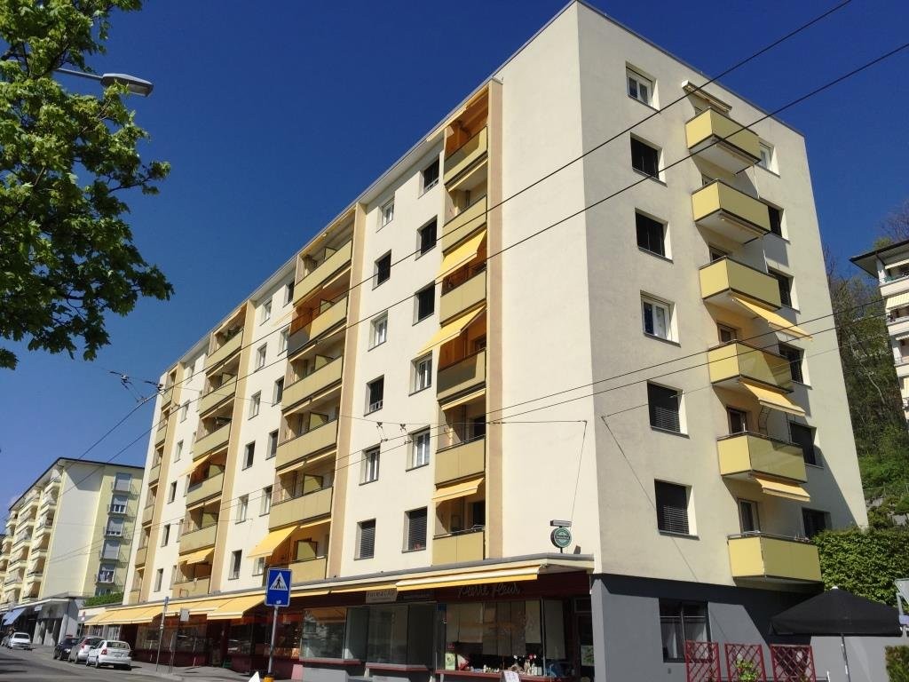 360m² shop, photo 1 sur 5