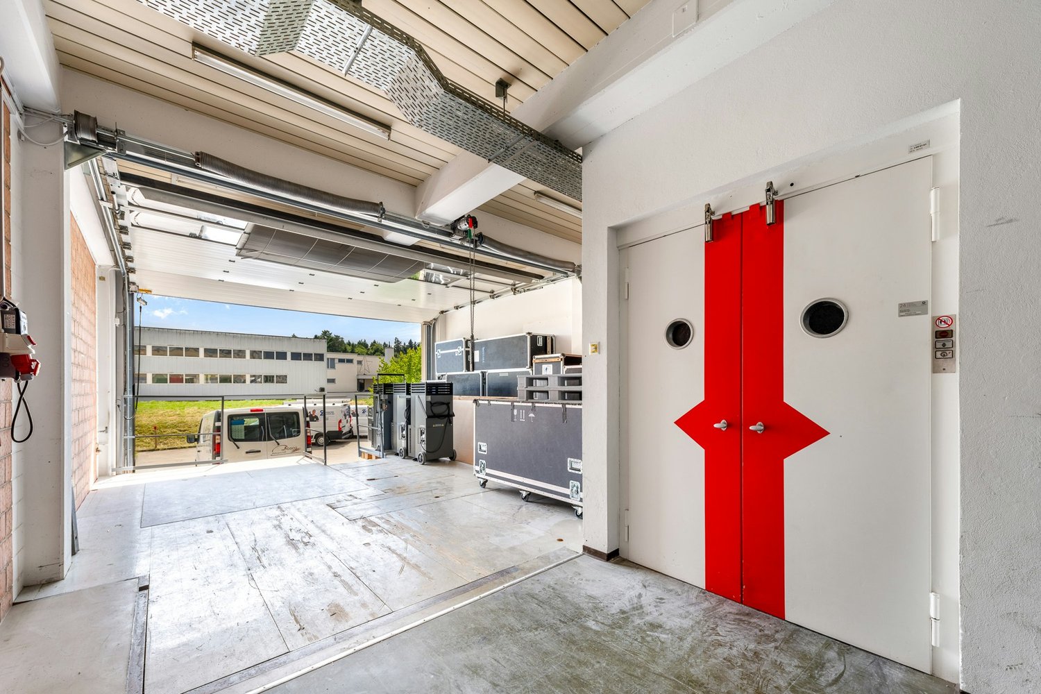 346m² commercial