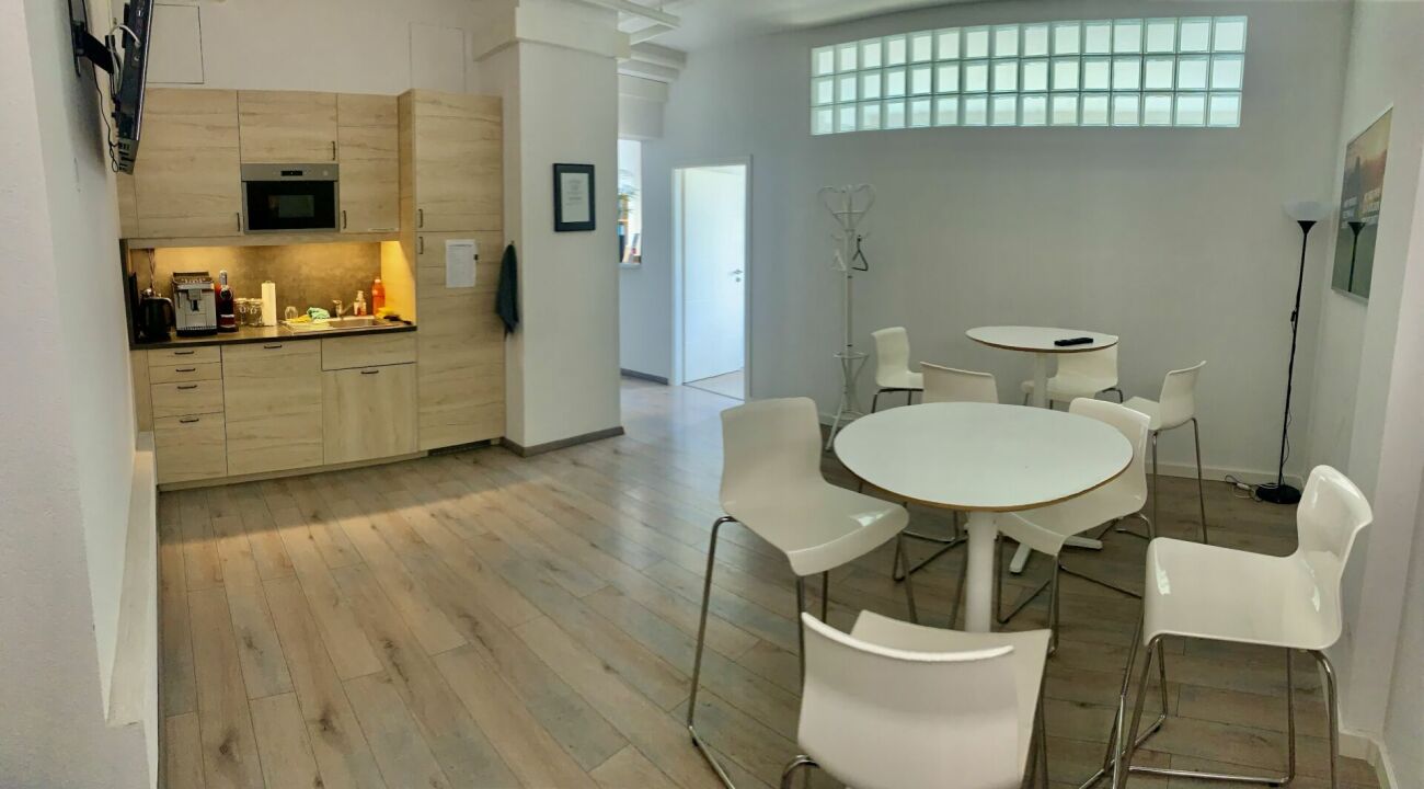 800m² office