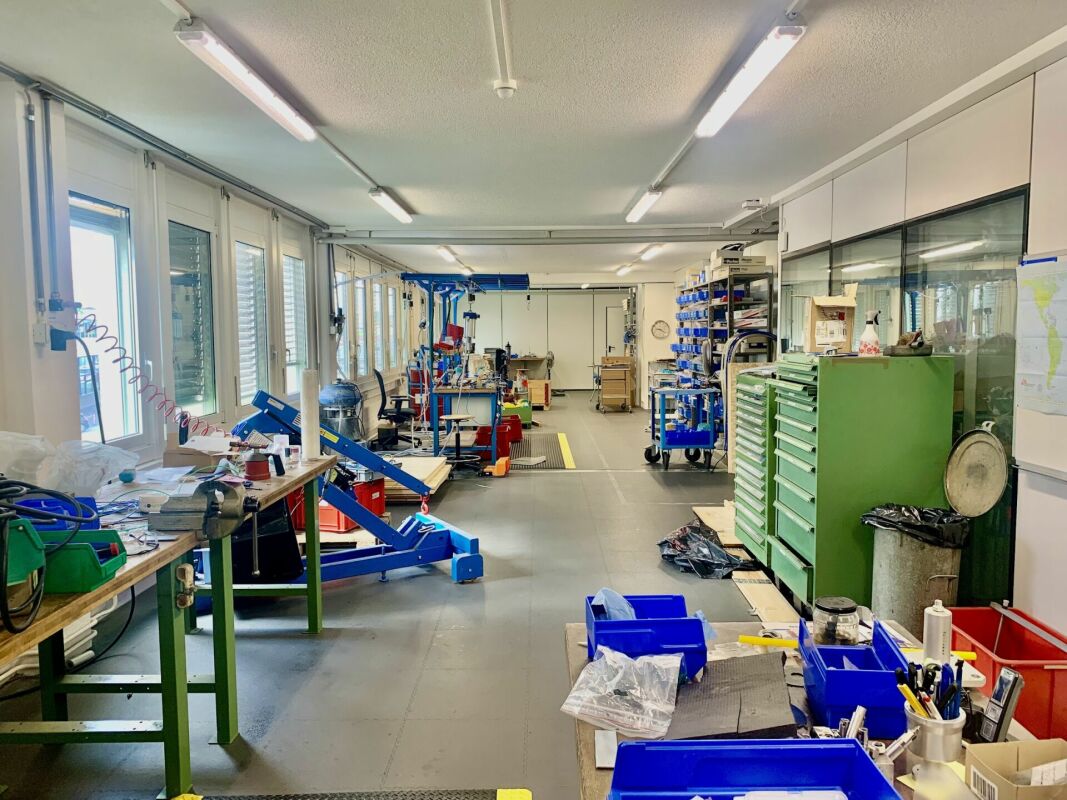 800m² office