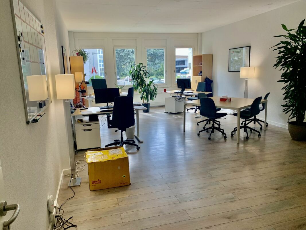 800m² office