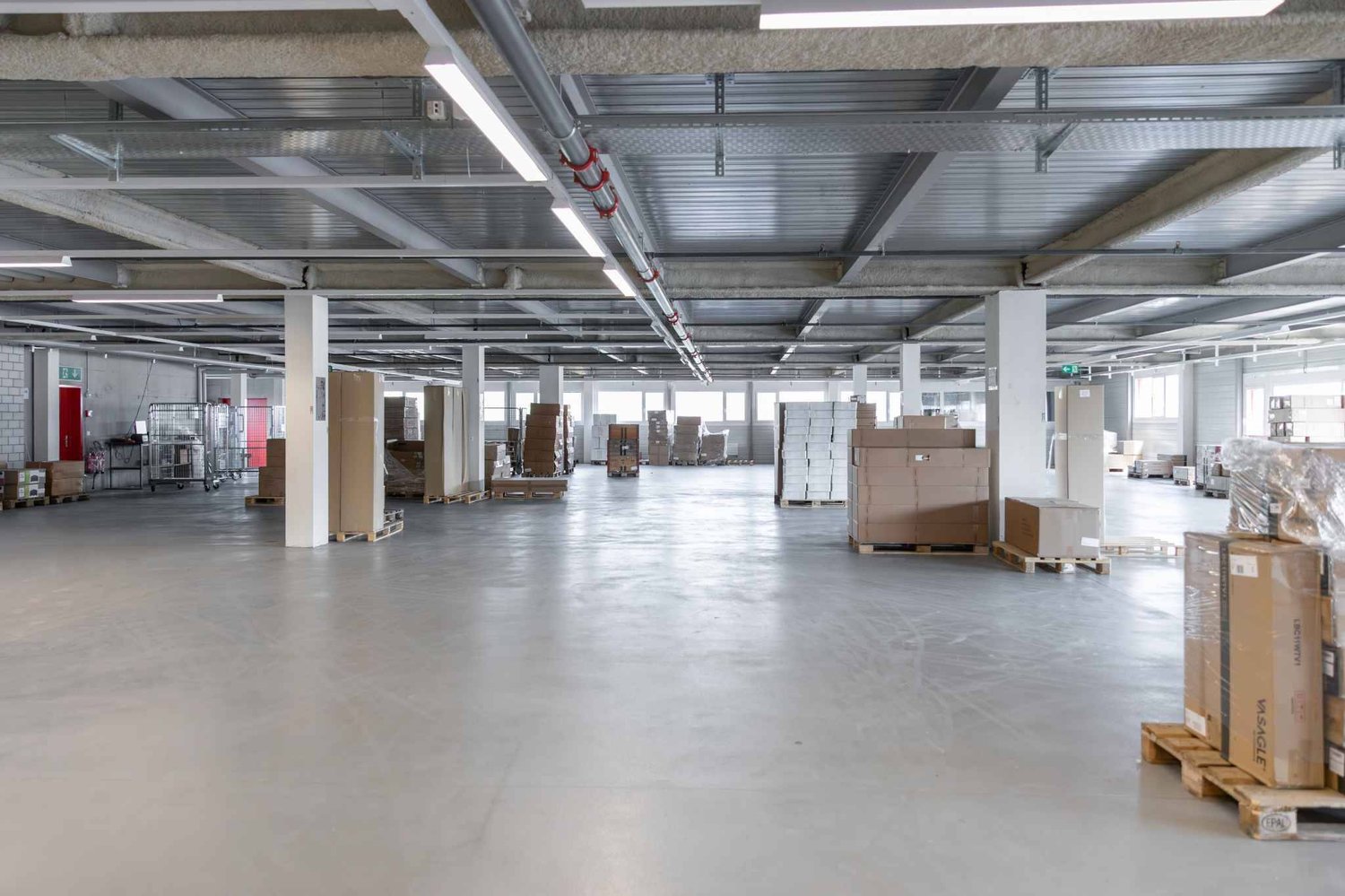 467m² storage room