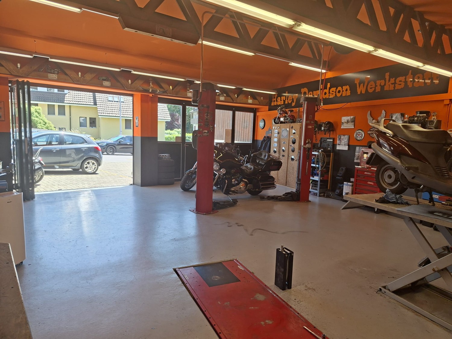 150m² commercial