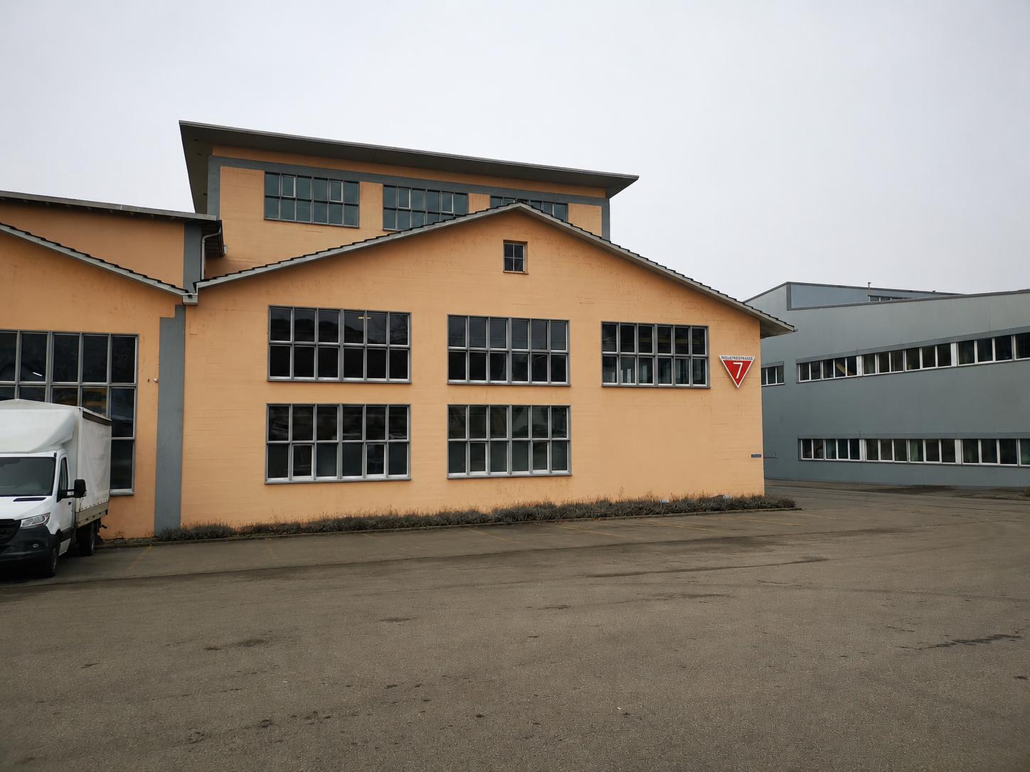 760m² commercial, photo 1 sur 10