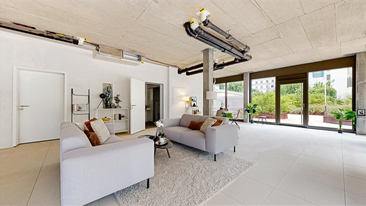 220m² commercial, photo 3 sur 3