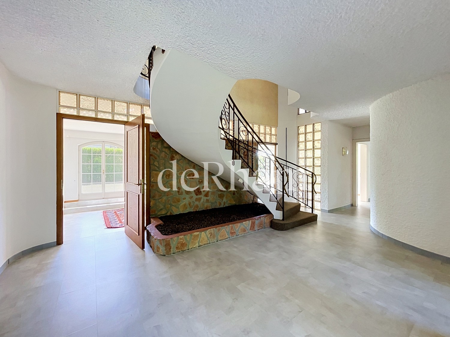 7 rooms apartment