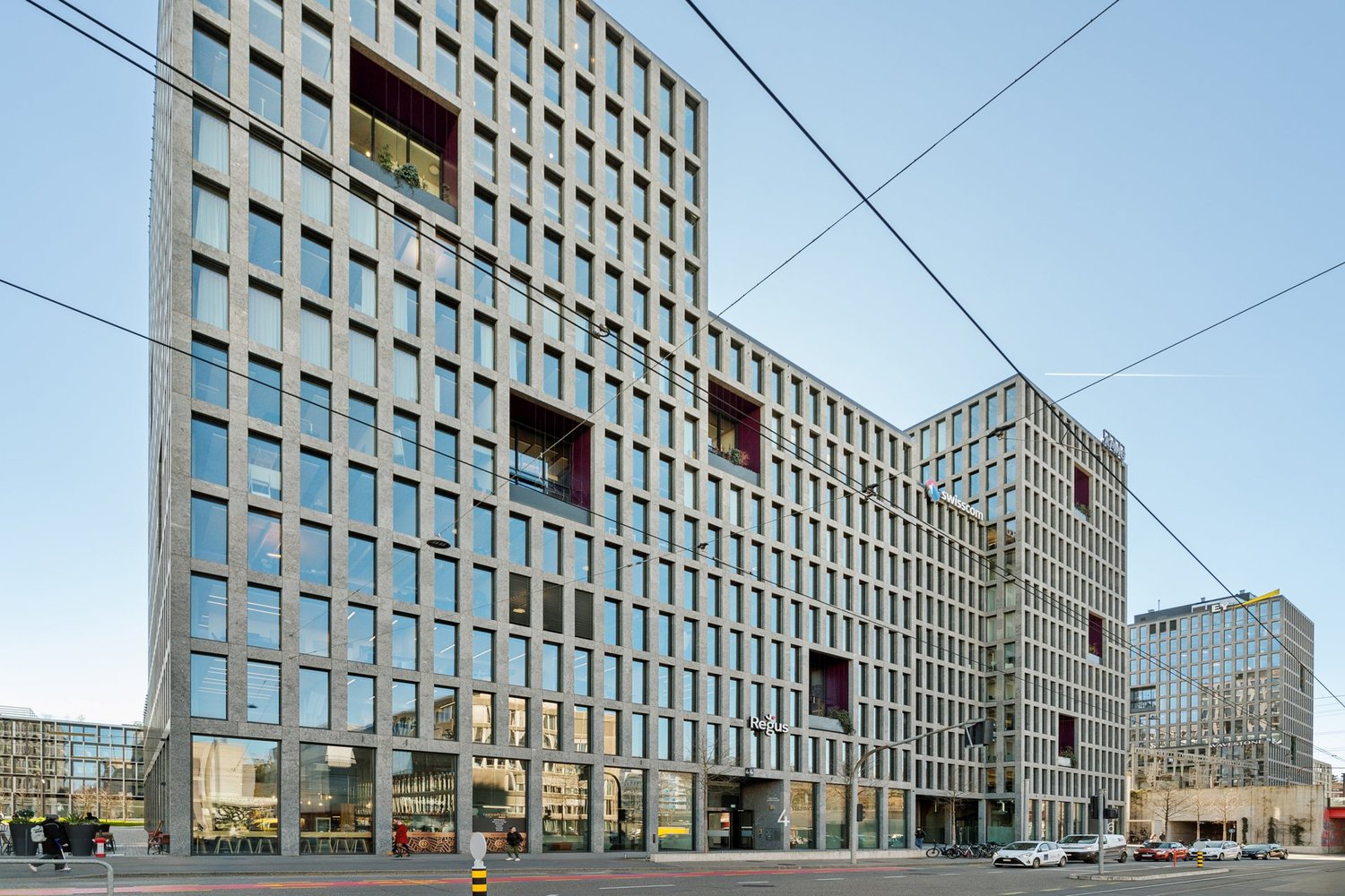 440m² office