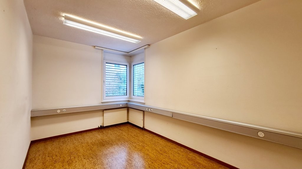 224m² office