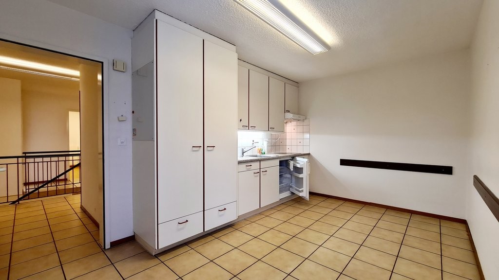 224m² office