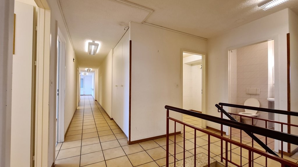 224m² office