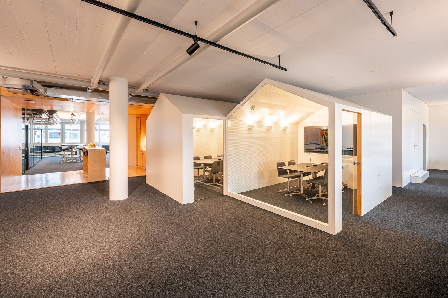 320m² office