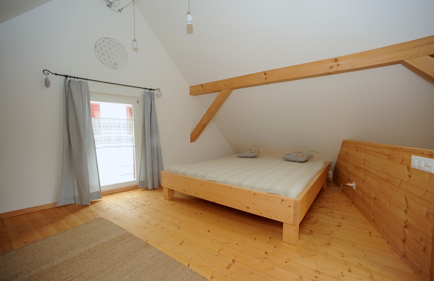 maison individuelle de 2 pièces, photo 1 sur 7