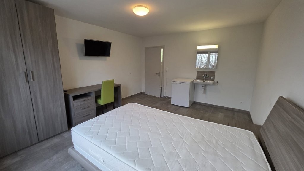 1 room single room