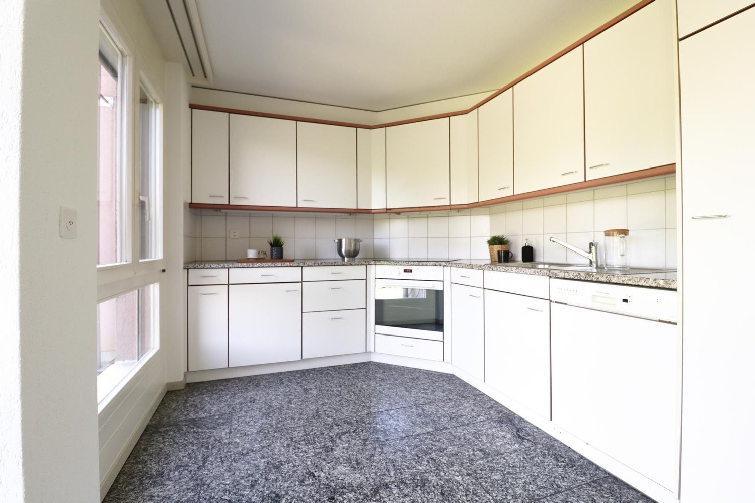Appartement en attique de 2 ½ pièces, photo 1 sur 10